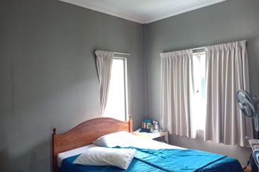 Exclusive and low density 2sty bungalow kota kemuning 