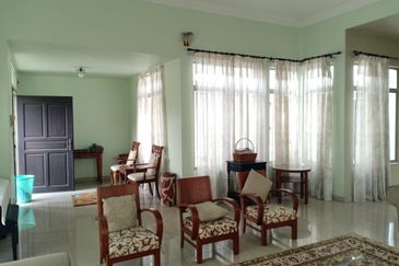 Exclusive and low density 2sty bungalow kota kemuning 