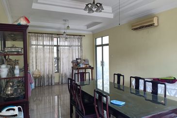 Exclusive and low density 2sty bungalow kota kemuning 