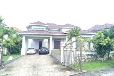 Exclusive and low density 2sty bungalow kota kemuning 