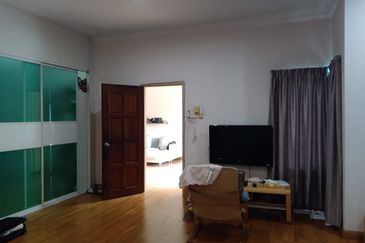 Exclusive and low density 2sty bungalow kota kemuning 