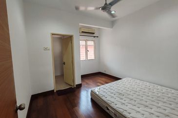 Canal Gardens, Kota Kemuning