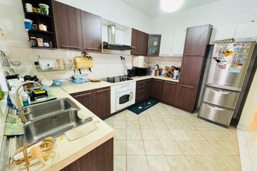 Jalan Bandar Kinrara 6A/2E