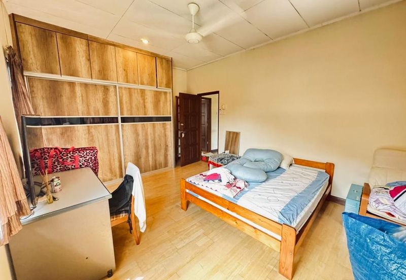 Jalan Bandar Kinrara 6A/2E