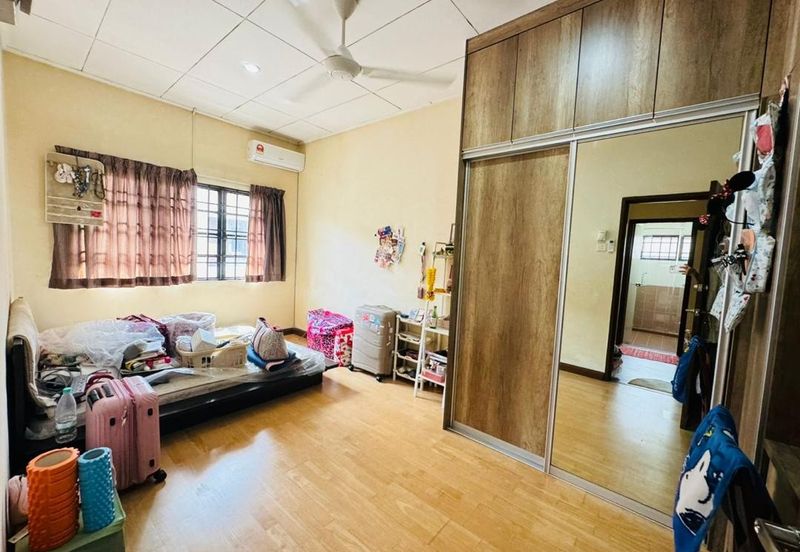 Jalan Bandar Kinrara 6A/2E