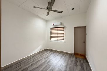 2 storey nlot renovated  kota kemuning 