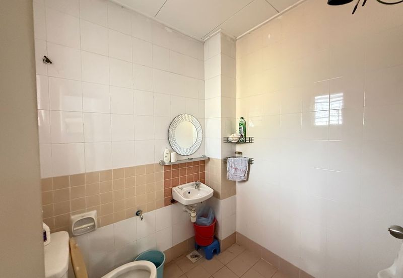 2 storey nlot renovated  kota kemuning 