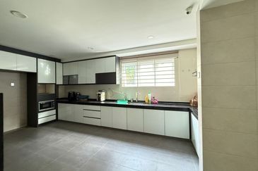 2 storey nlot renovated  kota kemuning 