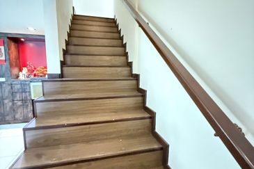 2 storey nlot renovated  kota kemuning 