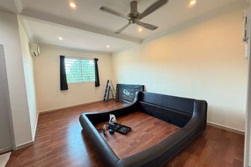 2 storey nlot renovated  kota kemuning 