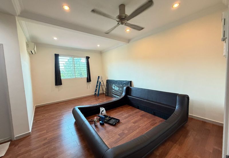 2 storey nlot renovated  kota kemuning 