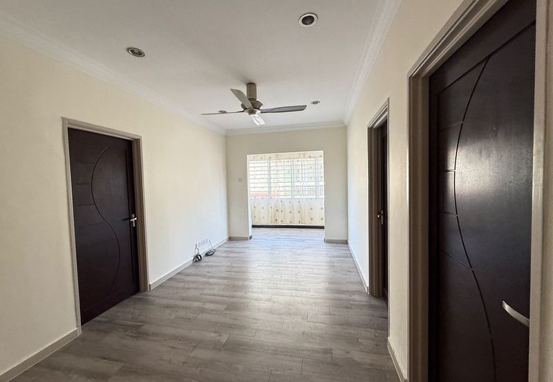 2 storey nlot renovated  kota kemuning 