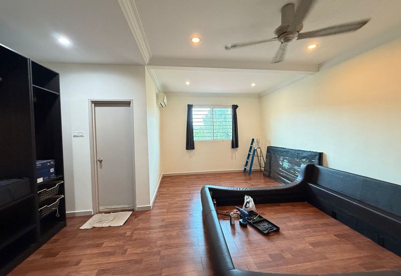 2 storey nlot renovated  kota kemuning 