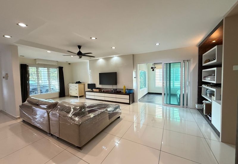 2 storey nlot renovated  kota kemuning 