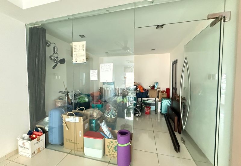 2 storey nlot renovated  kota kemuning 