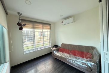 2 storey nlot renovated  kota kemuning 