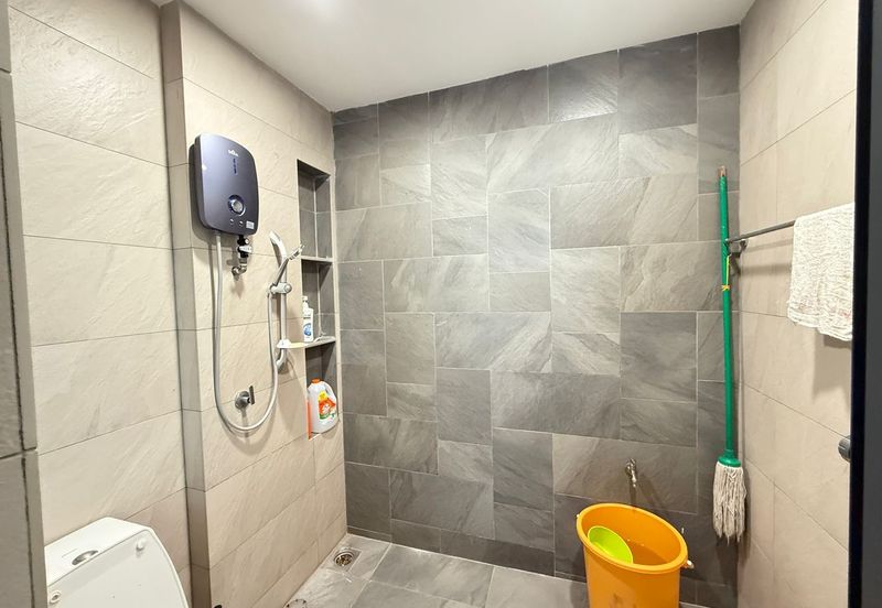 2 storey nlot renovated  kota kemuning 