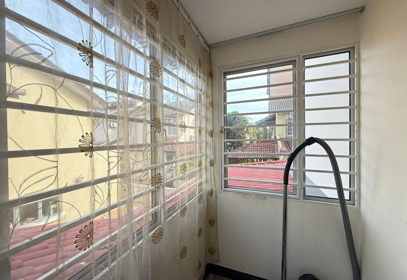 2 storey nlot renovated  kota kemuning 