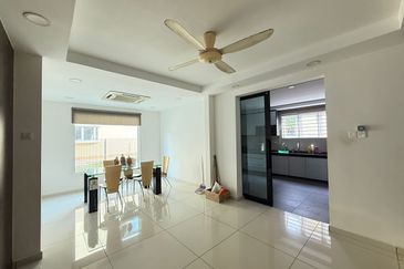 2 storey nlot renovated  kota kemuning 