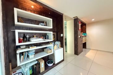 2 storey nlot renovated  kota kemuning 