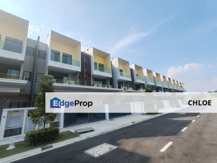 3sty superlink semi d built up gated guarded , Selangor, Puchong