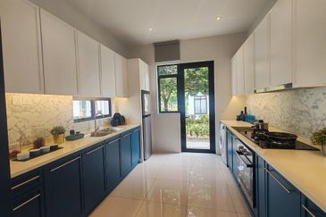 Persiaran Puncak Alam 1 