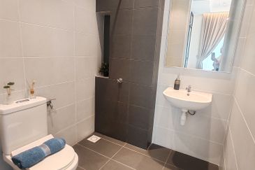 Persiaran Puncak Alam 1 