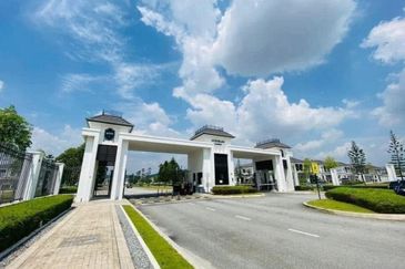 Persiaran Puncak Alam 1 