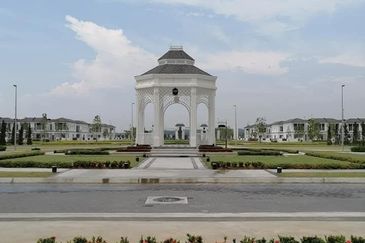 Persiaran Puncak Alam 1 