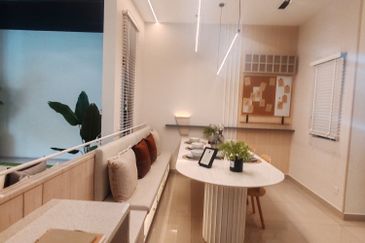 Persiaran Puncak Alam 1 