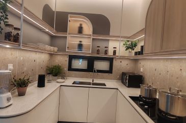 Persiaran Puncak Alam 1 