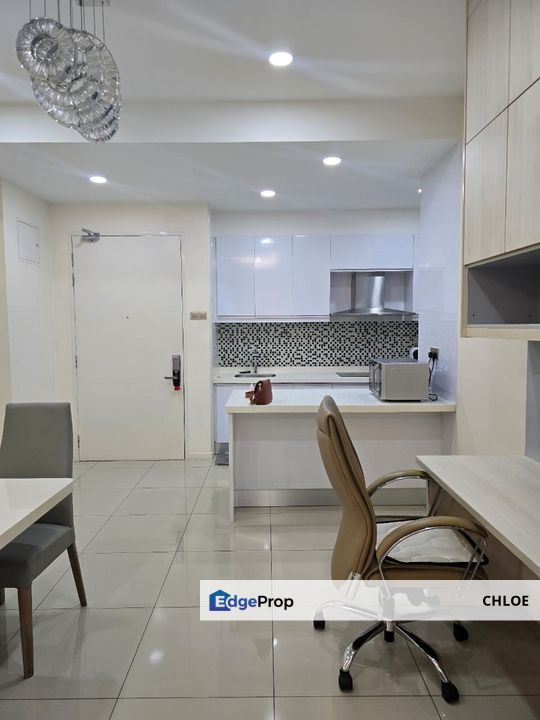 KUSuite 1room 676sf Partly Furnished Clean well kept, Selangor, Kota Kemuning