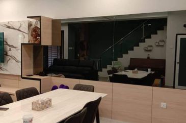 Jalan Kemuning Bayu 33/32J 