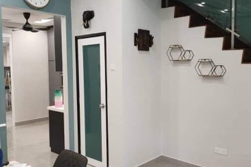 Jalan Kemuning Bayu 33/32J 