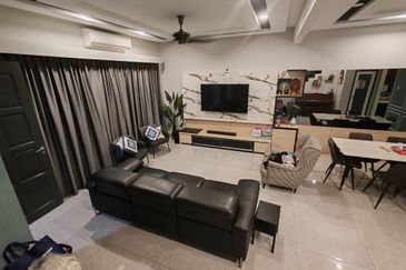 Jalan Kemuning Bayu 33/32J 