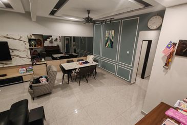 Jalan Kemuning Bayu 33/32J 