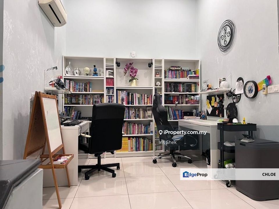 2sty superlink Lakeside terrace face golf course for sale, Selangor, Kota Kemuning