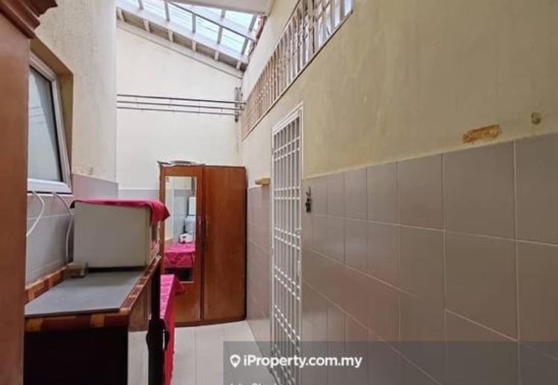 Canal Gardens, Kota Kemuning