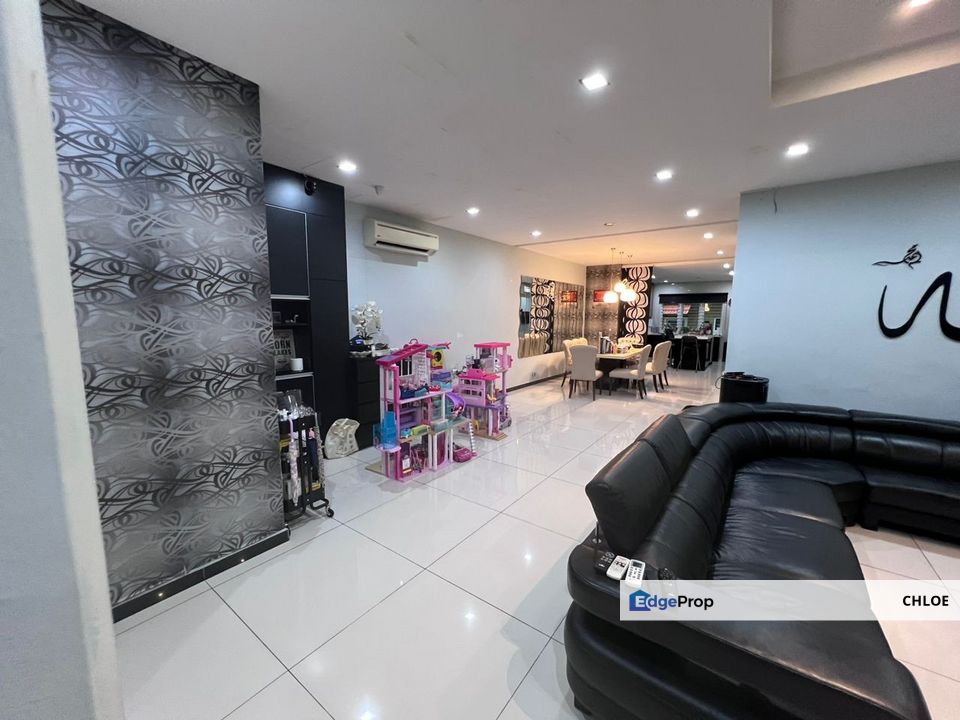 2sty superlink Lakeside terrace face golf course for sale, Selangor, Kota Kemuning