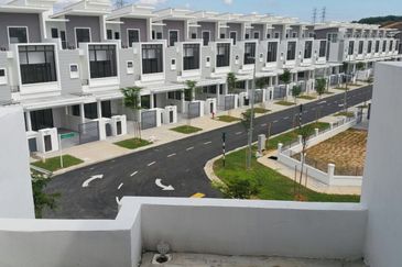Good buy !3sty terrace Emerald @ Alam Impian for sale