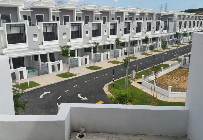 Good buy !3sty terrace Emerald @ Alam Impian for sale