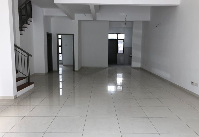 Good buy !3sty terrace Emerald @ Alam Impian for sale