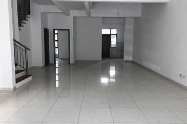 Good buy !3sty terrace Emerald @ Alam Impian for sale