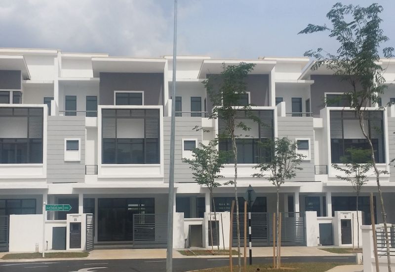 Good buy !3sty terrace Emerald @ Alam Impian for sale