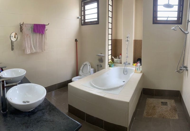 Bukit Jelutong 2Sty Semi D for sale