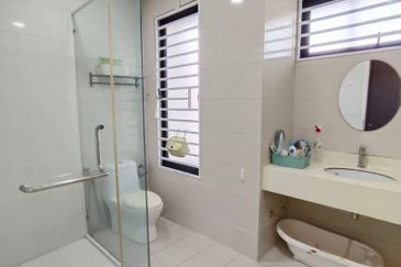 2 Storey Superlink Tari, Alam Impian for sale