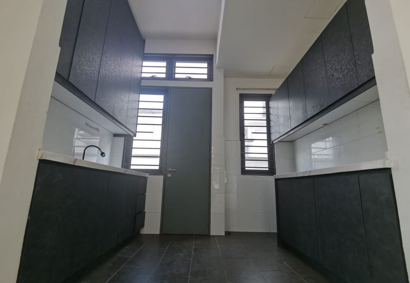 End Lot Alam Impian Aquina Renovated for sale