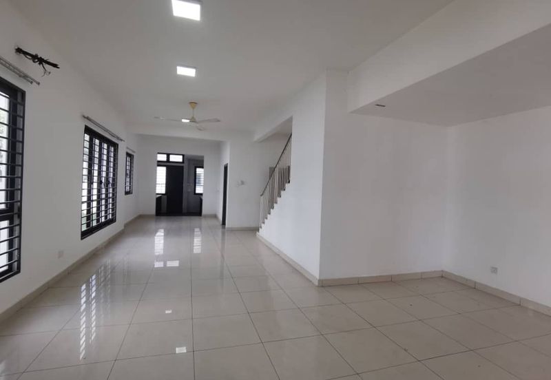 End Lot Alam Impian Aquina Renovated for sale