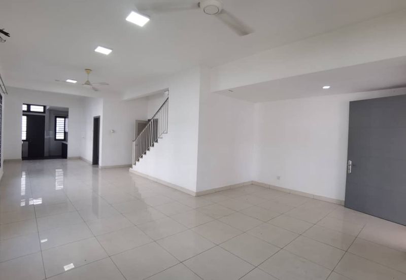 End Lot Alam Impian Aquina Renovated for sale