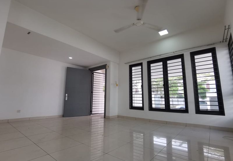 End Lot Alam Impian Aquina Renovated for sale